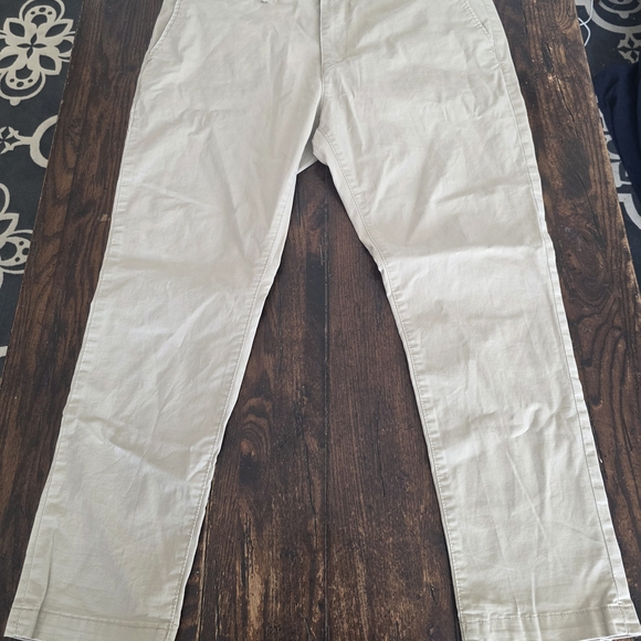 American Eagle Outfitters Khaki Chinos - Picture 2 of 8